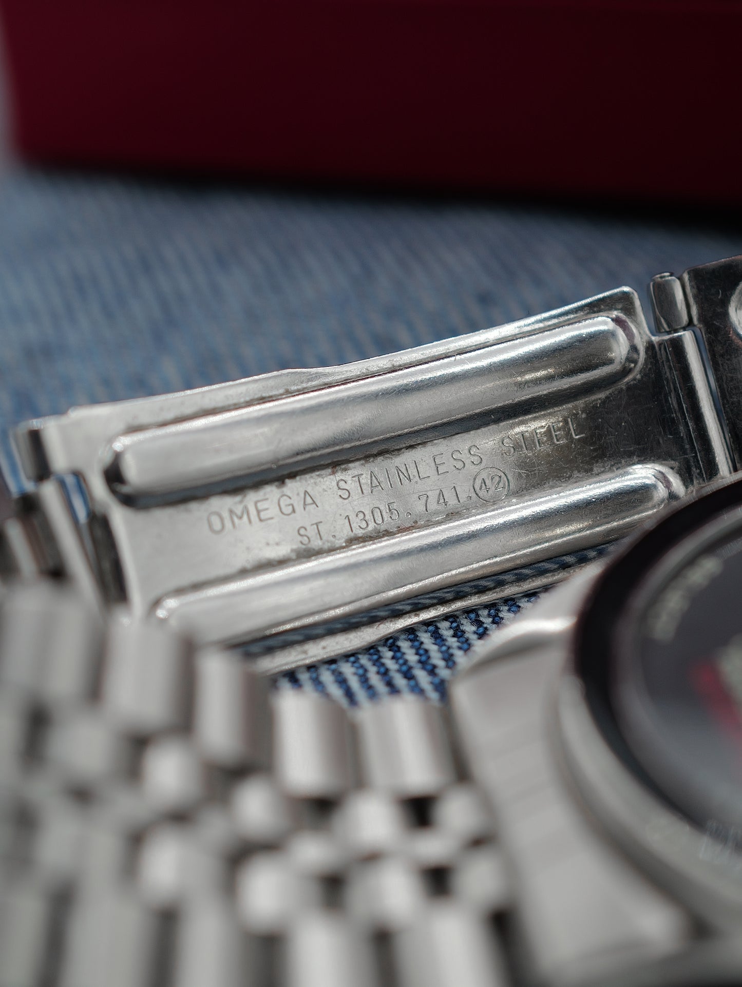 OMEGA SPEEDMASTER QUARTZ