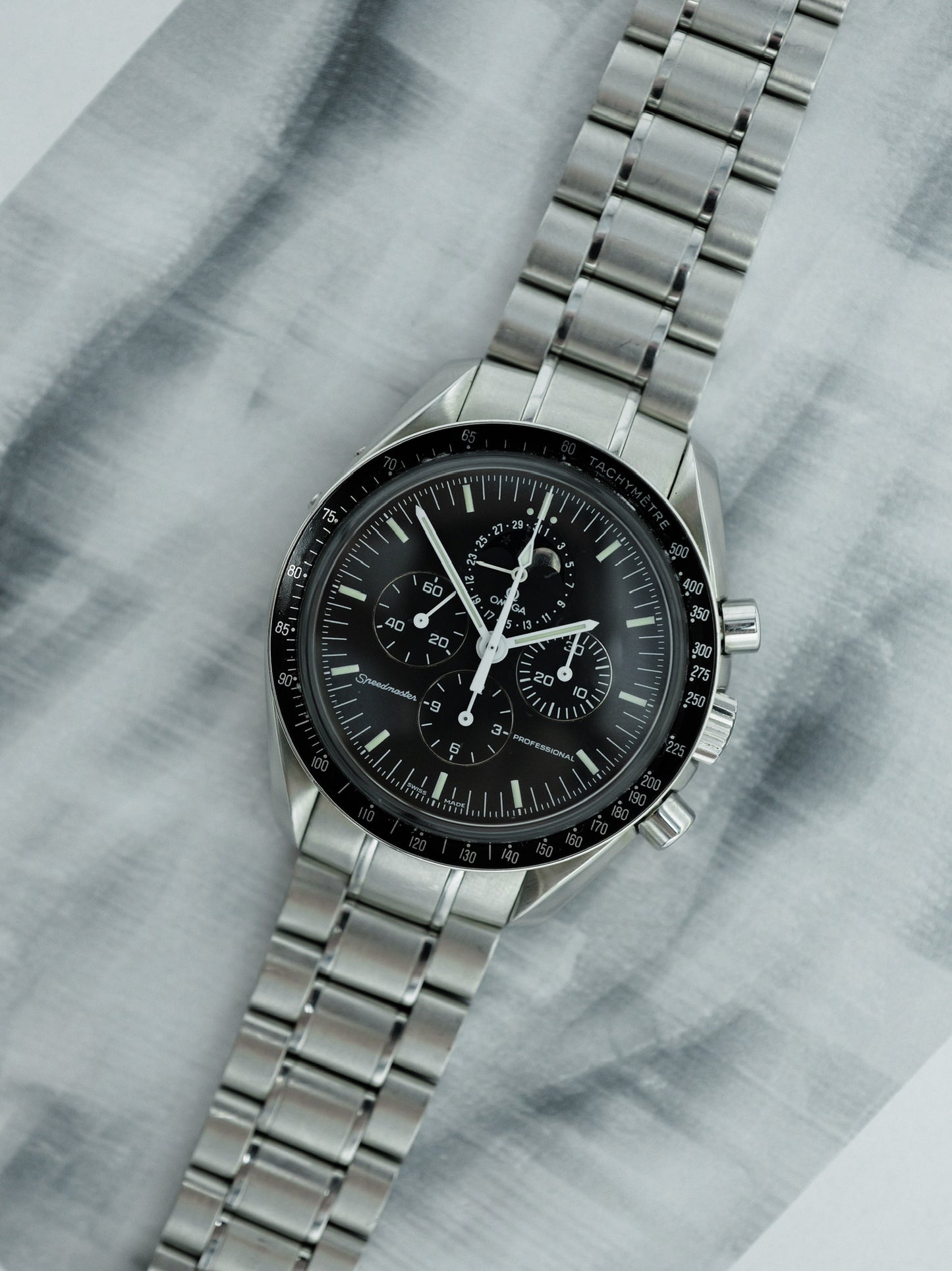 OMEGA SPEEDMASTER PROFESSIONAL MOON WATCH
