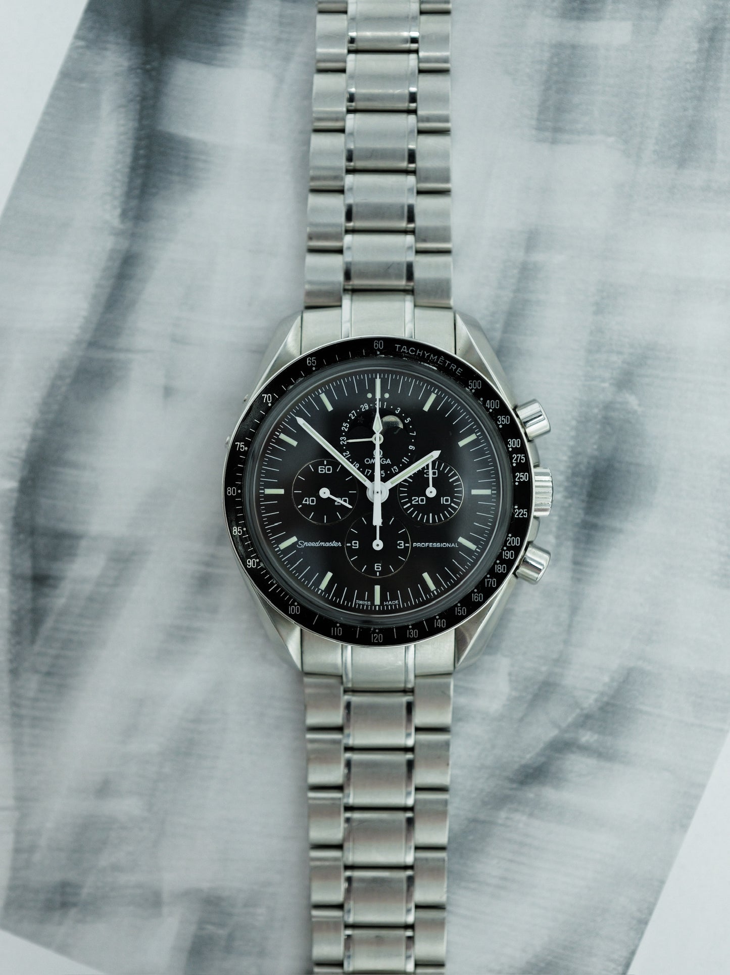 OMEGA SPEEDMASTER PROFESSIONAL MOON WATCH