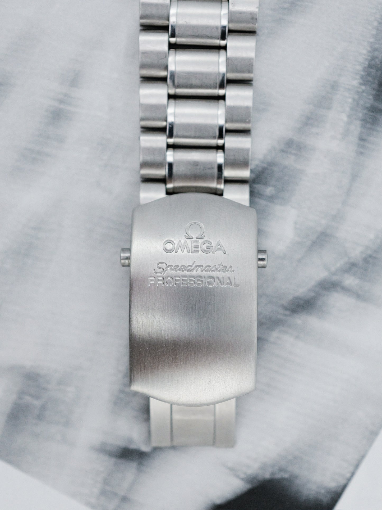 OMEGA SPEEDMASTER PROFESSIONAL MOON WATCH