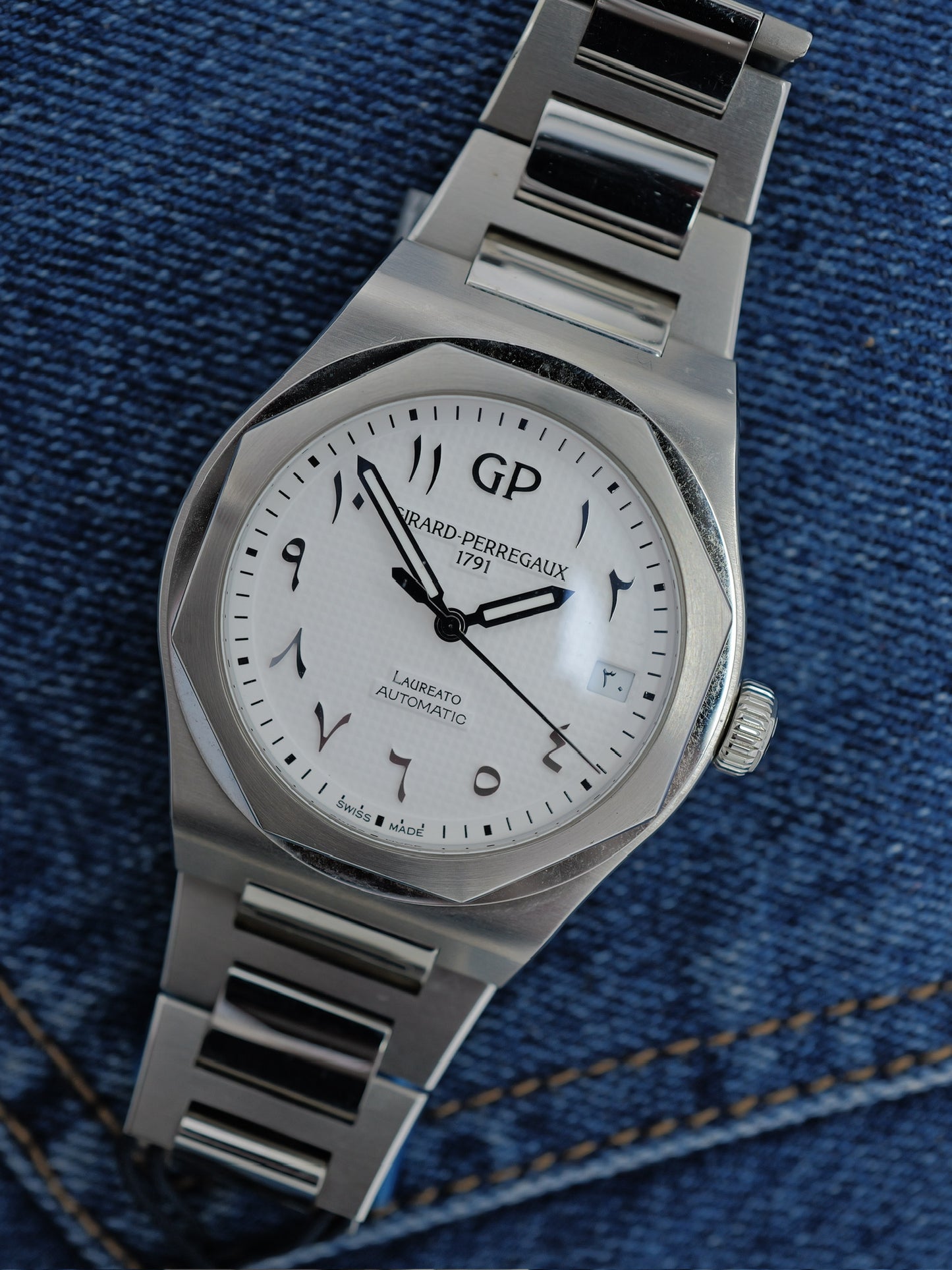 GIRARD PERREGAUX LAUREATO