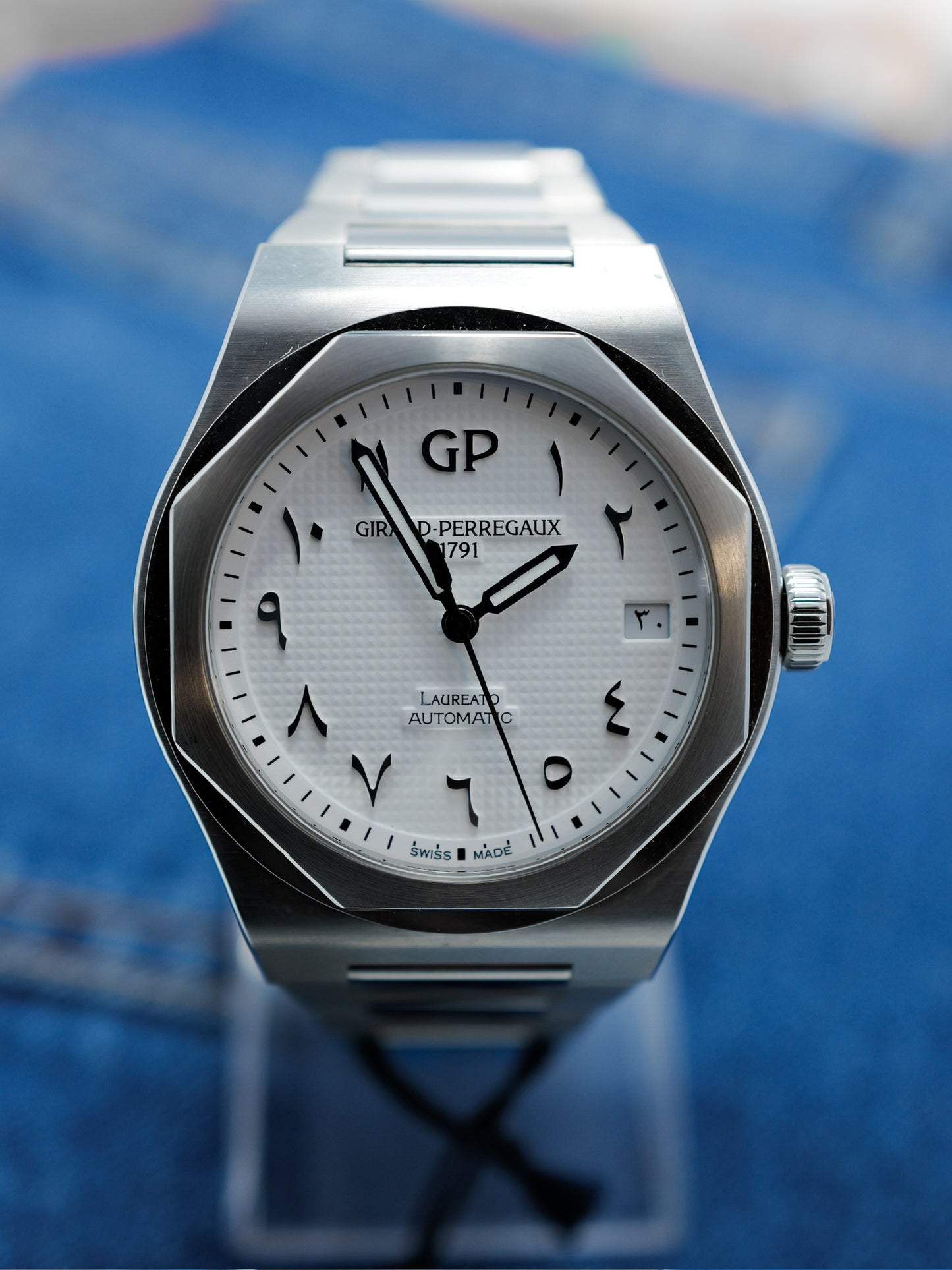 GIRARD PERREGAUX LAUREATO