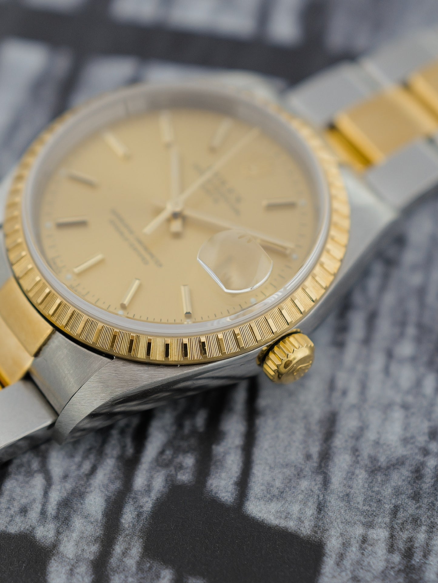 ROLEX OYSTER PERPETUAL DATE