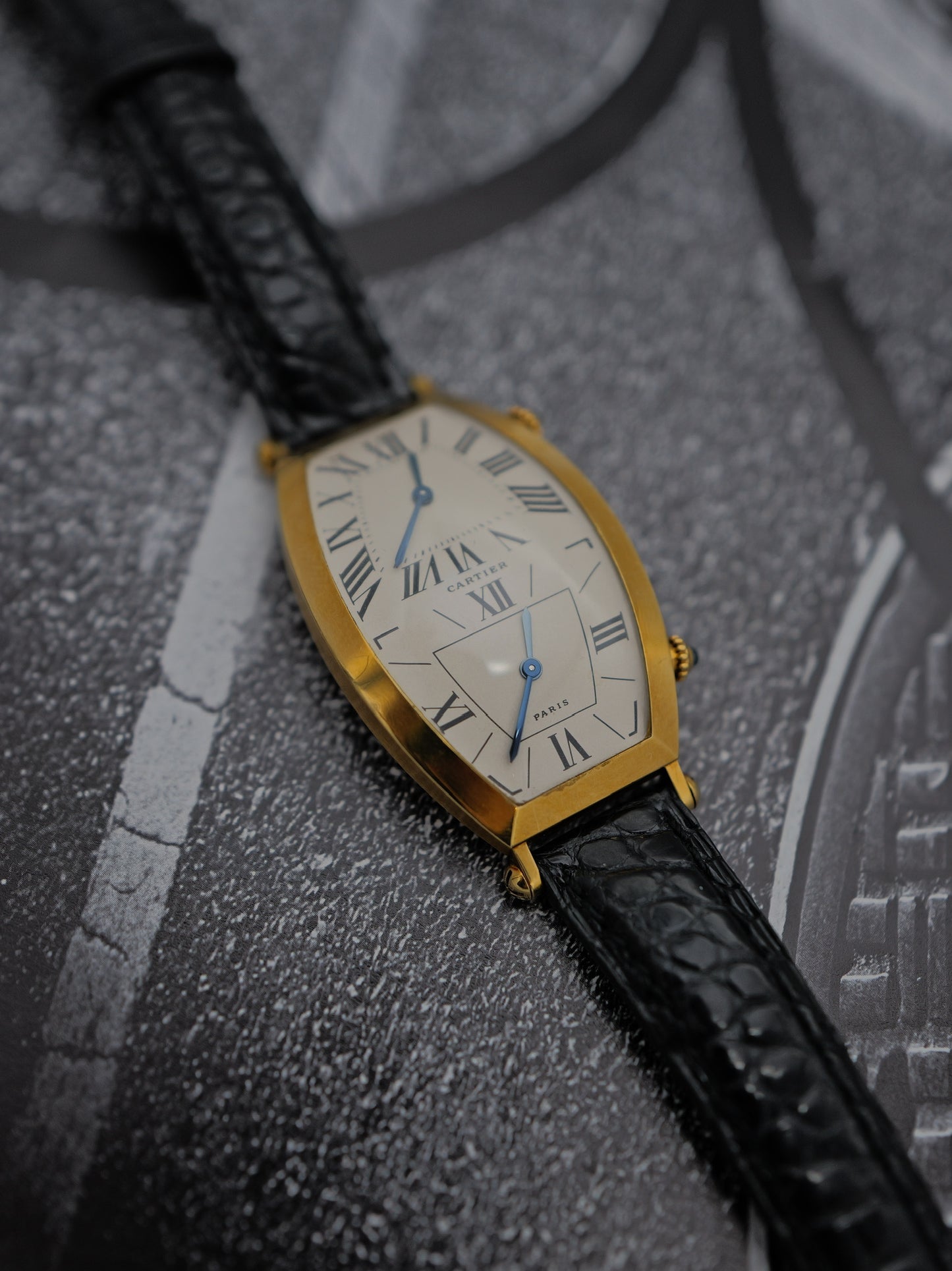 CARTIER TONNEAU DAUL TIME