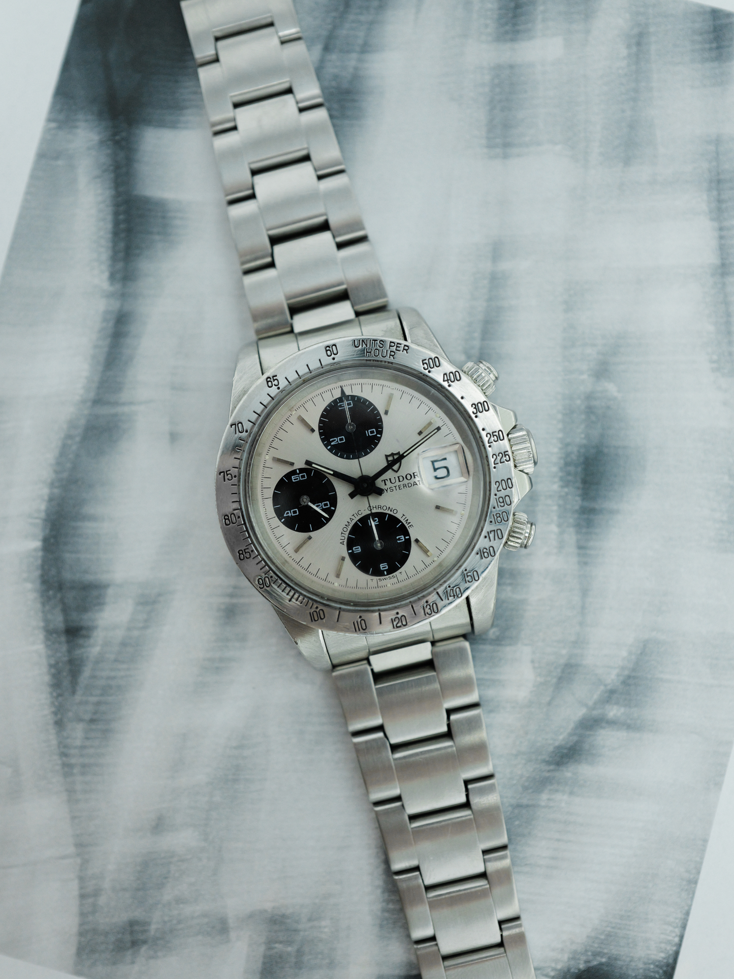 TUDOR BIG BLOCK